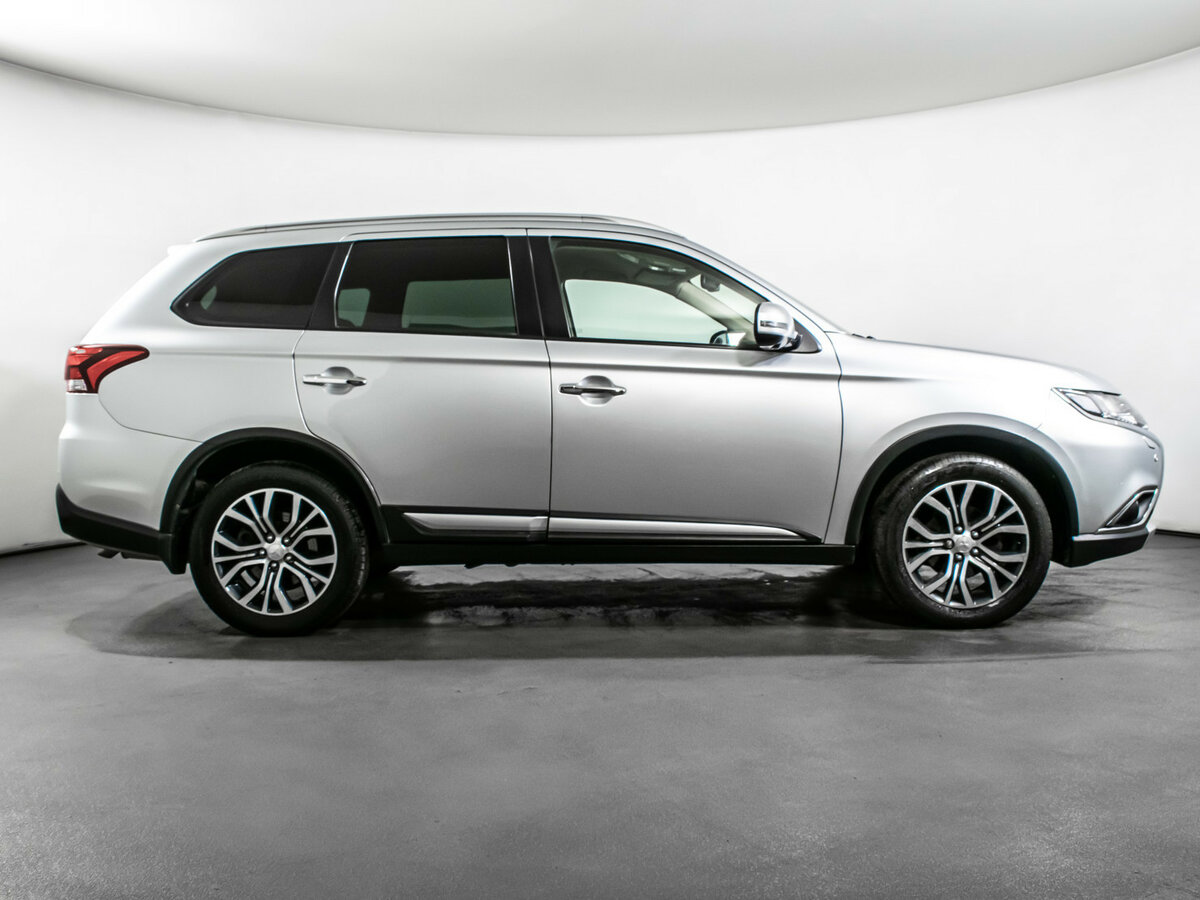 Купить Mitsubishi Outlander III Рестайлинг 2, 2017, 98 300 км, фото №4