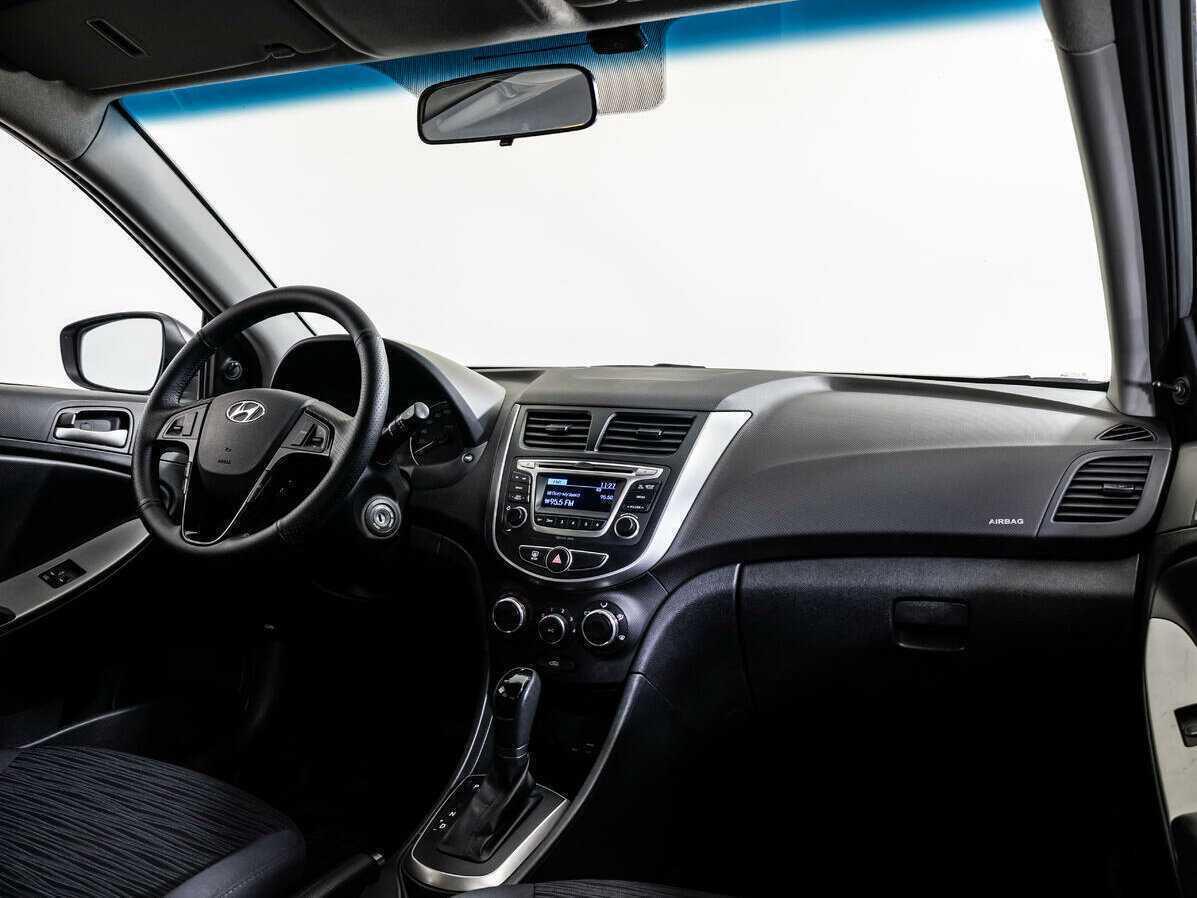 Купить Hyundai Solaris, 2016, 138 824 км, фото №9