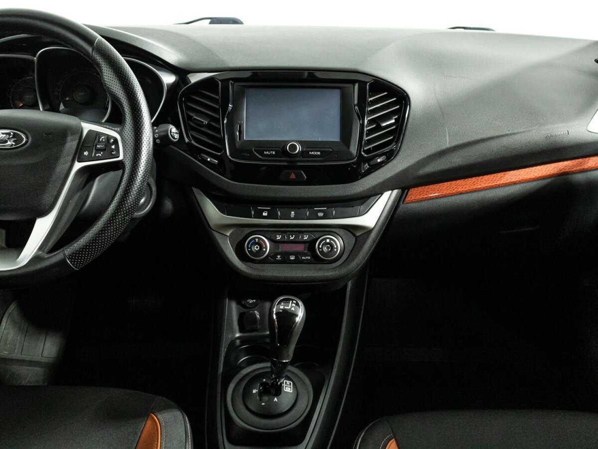 Купить Lada (ВАЗ) Vesta SW Cross, 2018, 107 231 км, фото №14