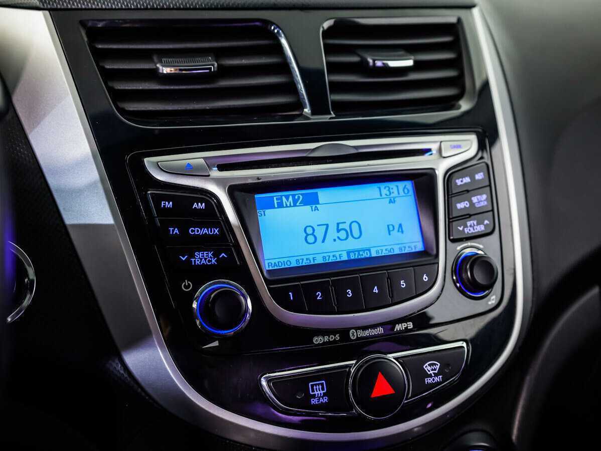 Купить Hyundai Solaris, 2012, 127 497 км, фото №13