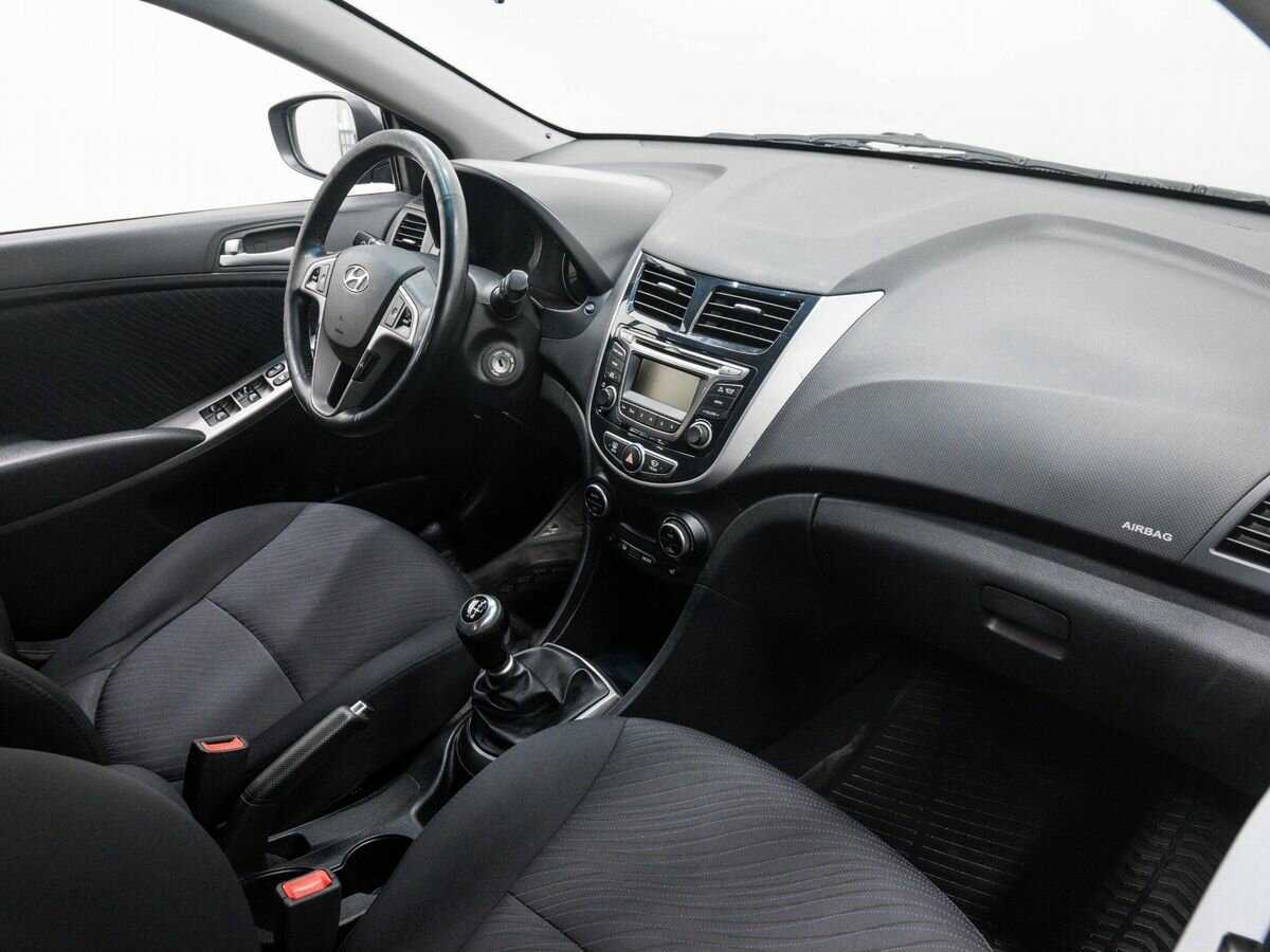 Купить Hyundai Solaris, 2016, 49 593 км, фото №8