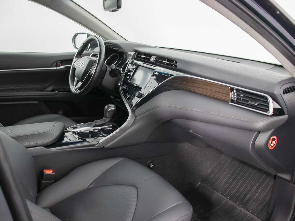 Купить Toyota Camry, 2018, 59 622 км, фото №9