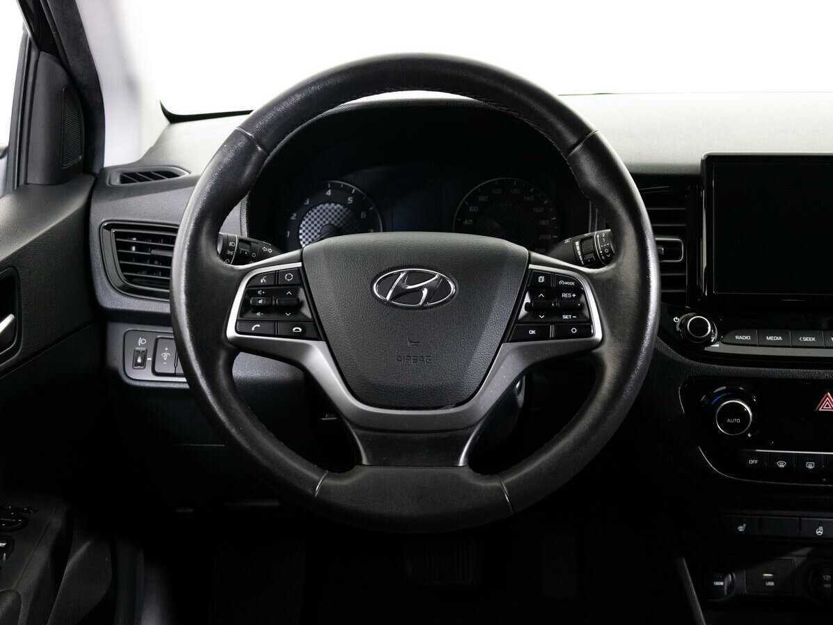 Купить Hyundai Solaris, 2020, 45 742 км, фото №12