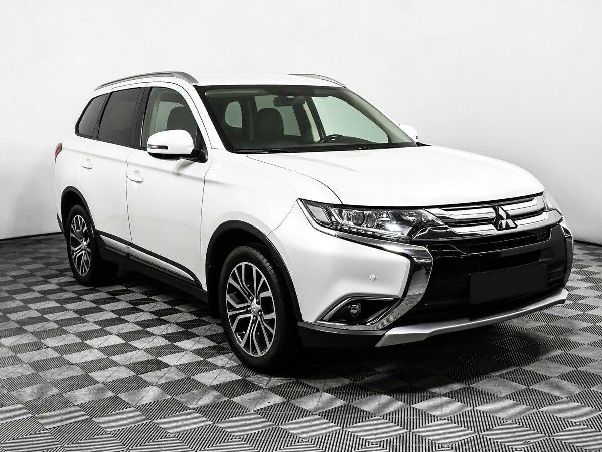 Купить Mitsubishi Outlander, 2017, 72 468 км, фото №3