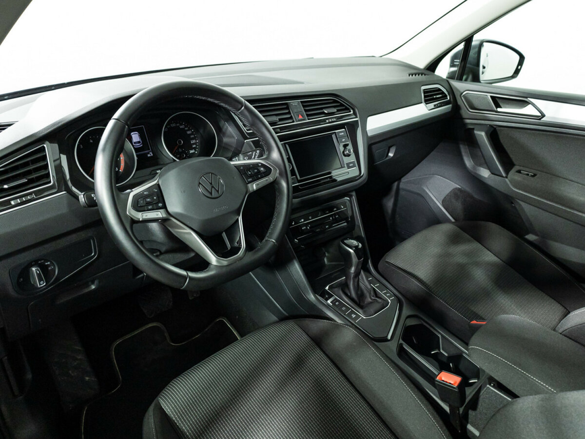 Купить Volkswagen Tiguan II Рестайлинг, 2021, 17 404 км, фото №9