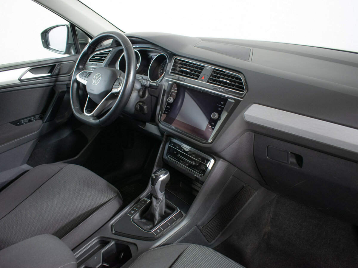 Купить Volkswagen Tiguan II Рестайлинг, 2021, 107 400 км, фото №9