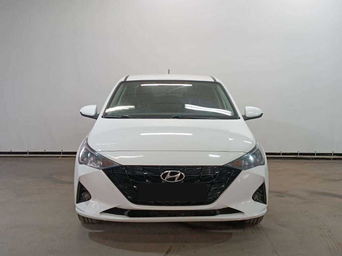 Купить Hyundai Solaris, 2022, 72 045 км, фото №2
