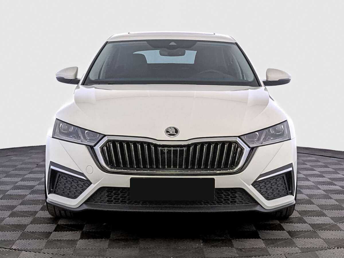 Купить Skoda Octavia, 2023, 10 780 км, фото №2
