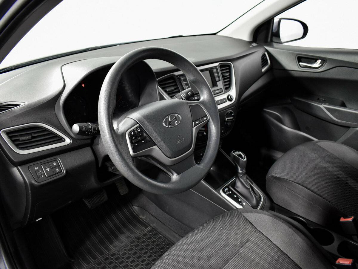 Купить Hyundai Solaris II, 2017, 83 431 км, фото №9