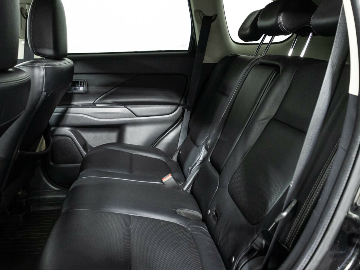 Купить Mitsubishi Outlander III Рестайлинг 2, 2015, 200 082 км, фото №8