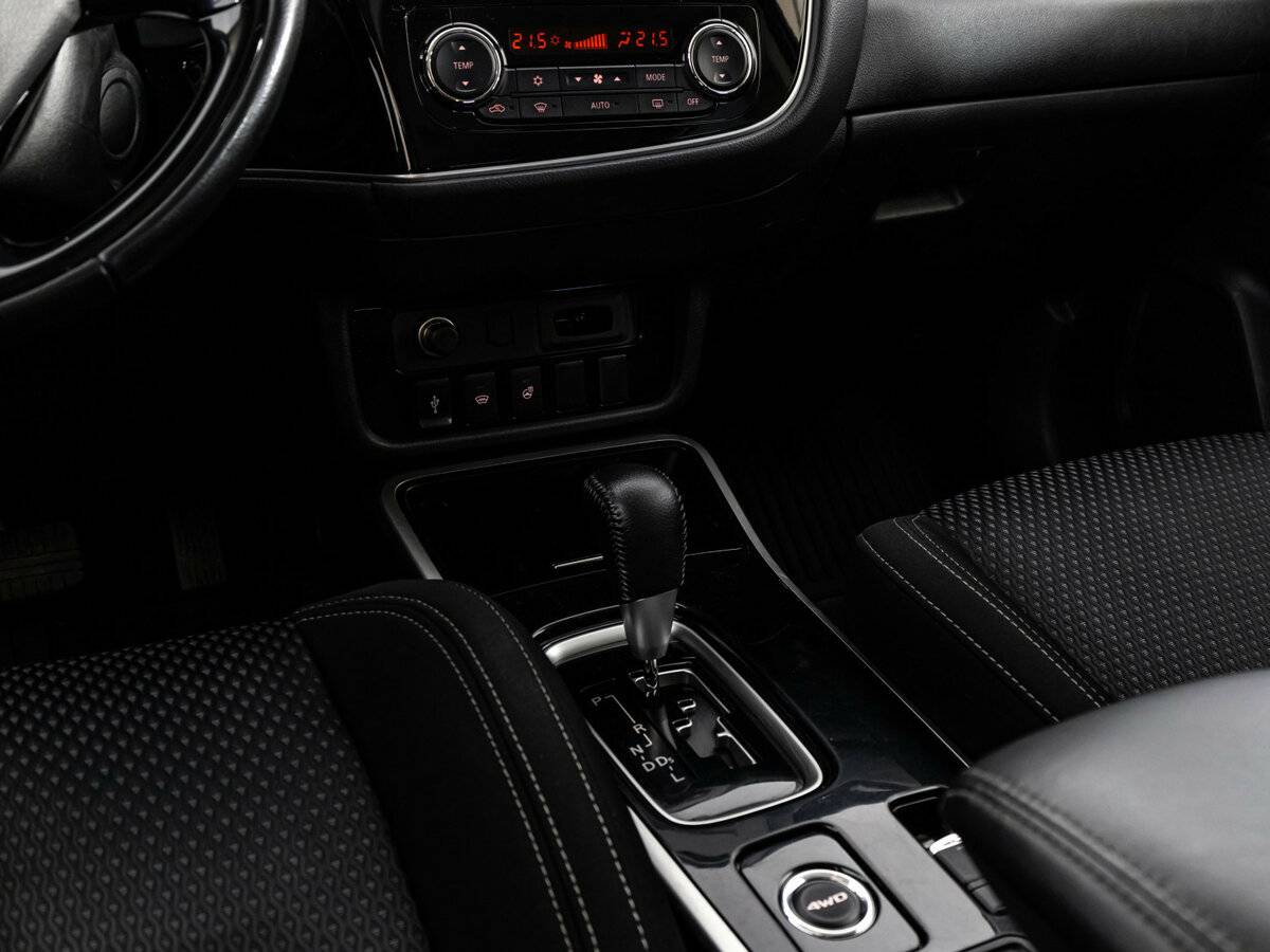 Купить Mitsubishi Outlander III Рестайлинг 3, 2019, 100 724 км, фото №10