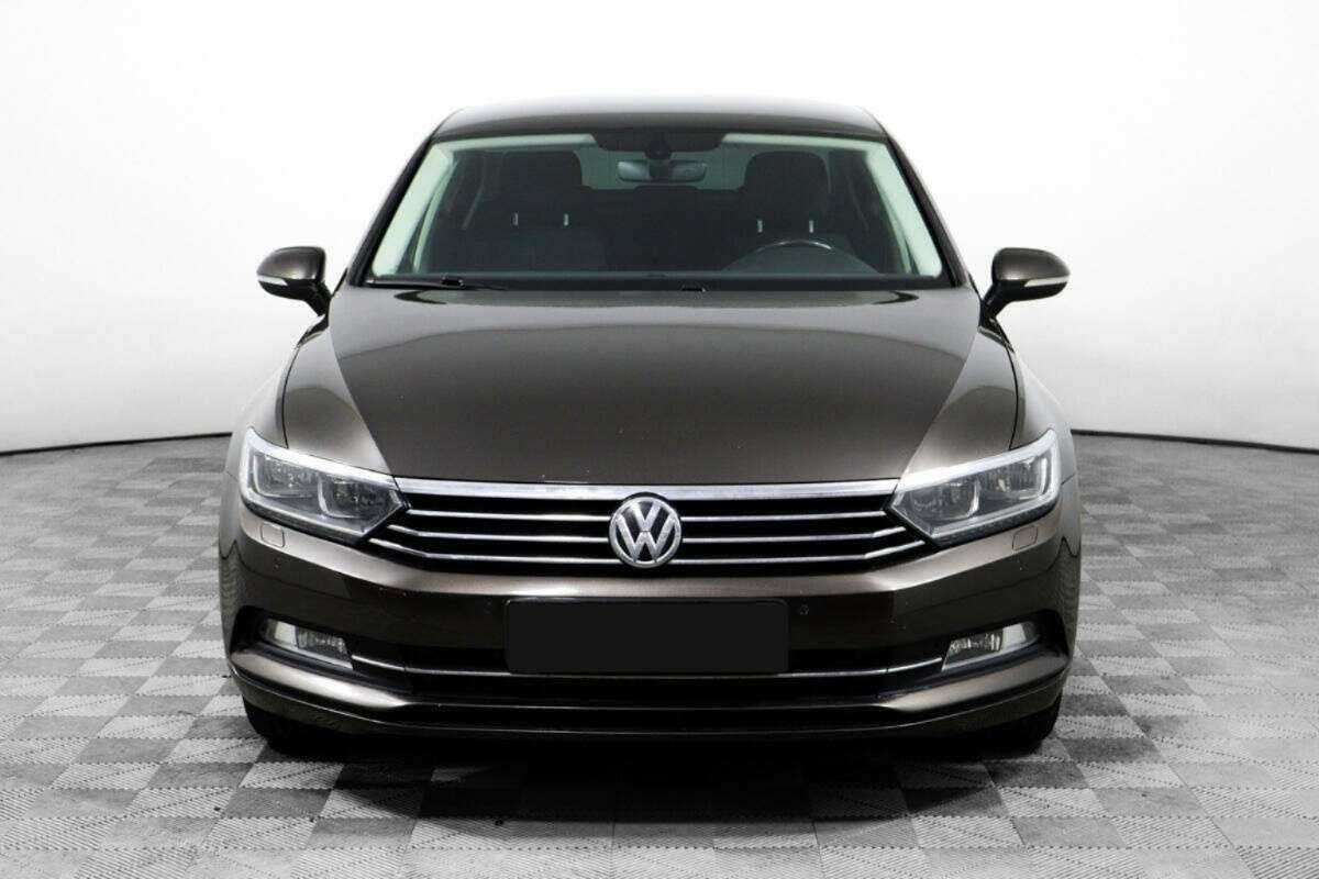 Купить Volkswagen Passat, 2016, 130 800 км, фото №2