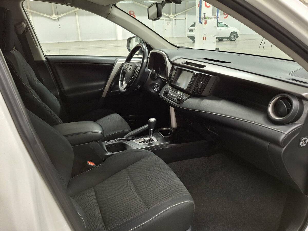 Купить Toyota RAV4 IV (XA40) Рестайлинг, 2016, 145 854 км, фото №11