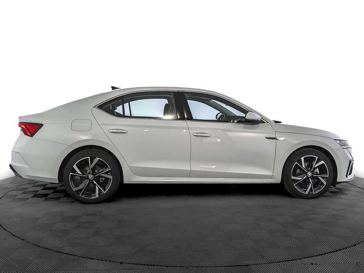 Купить Skoda Octavia, 2023, 8 163 км, фото №4
