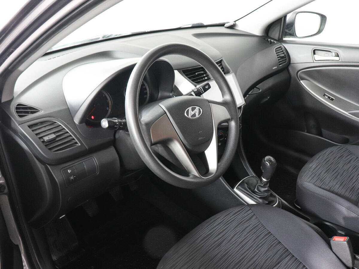 Купить Hyundai Solaris, 2016, 131 587 км, фото №9