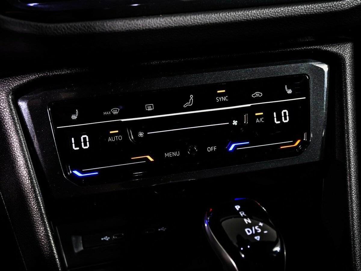 Купить Volkswagen Tiguan II Рестайлинг, 2020, 88 900 км, фото №19