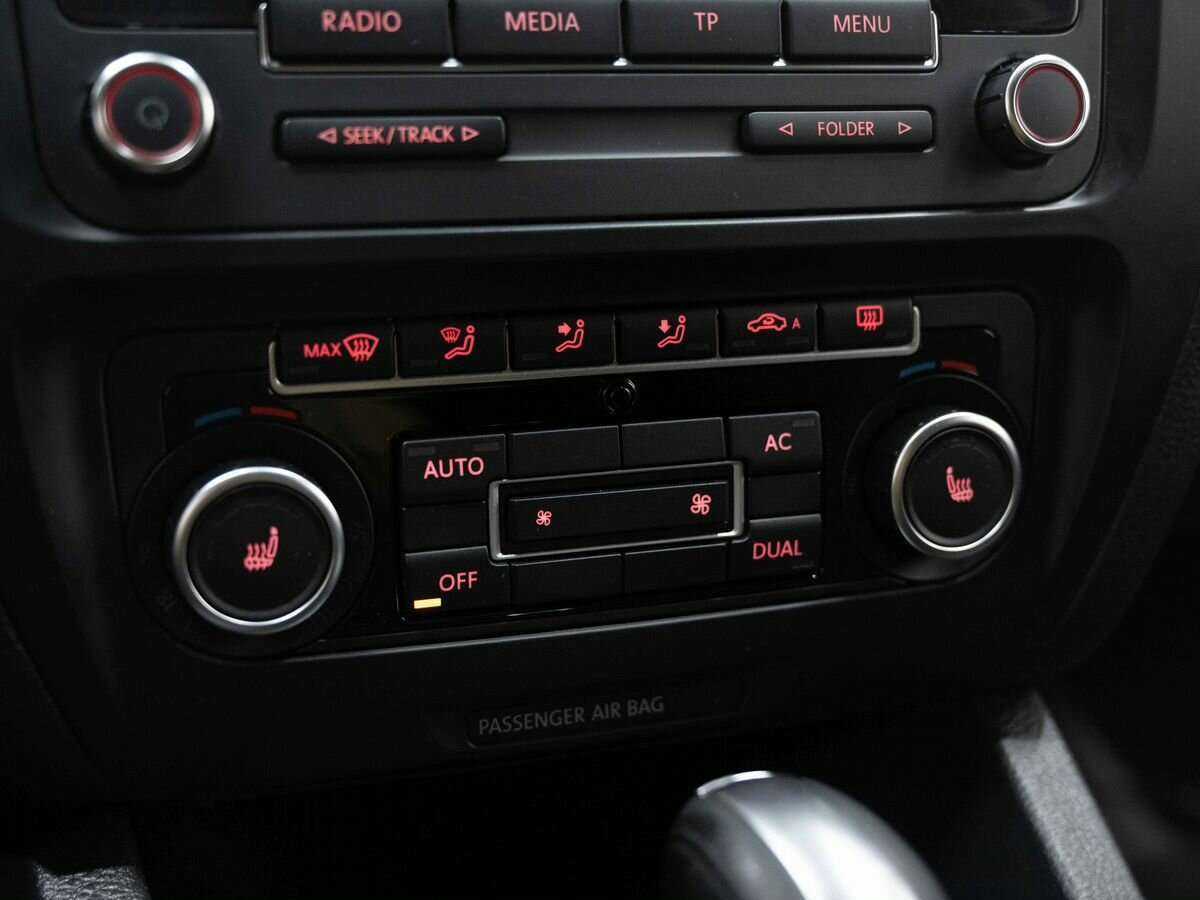 Купить Volkswagen Jetta, 2012, 228 632 км, фото №17