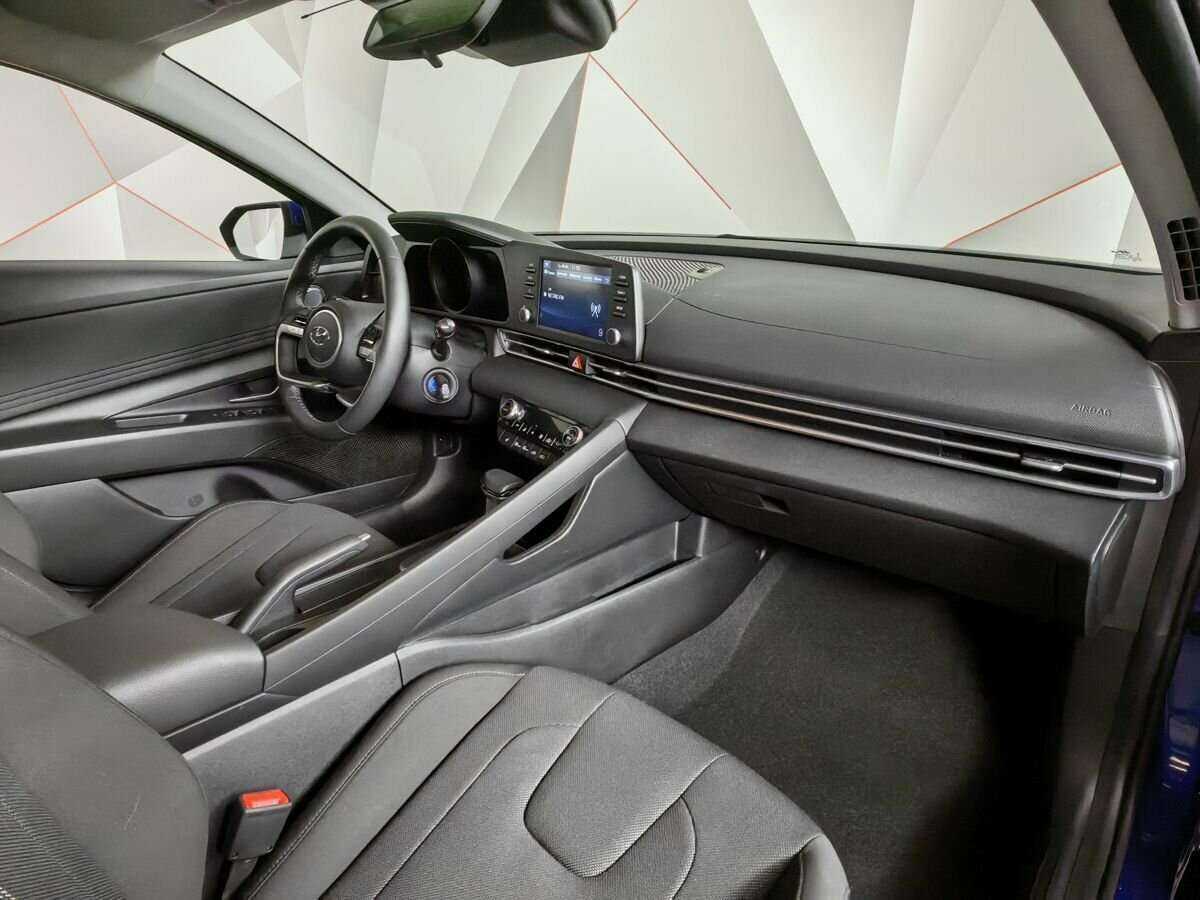 Купить Hyundai Elantra, 2022, 1 568 км, фото №9