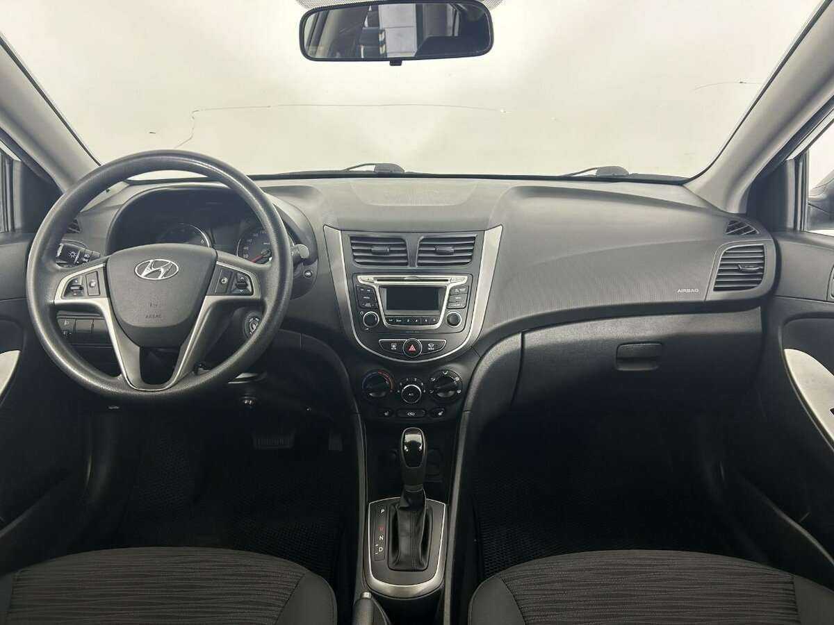 Купить Hyundai Solaris, 2015, 130 893 км, фото №7