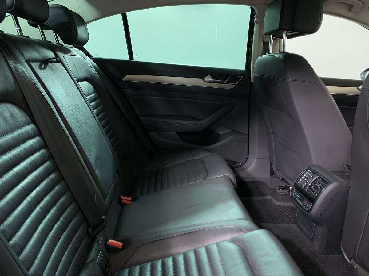 Купить Volkswagen Passat, 2019, 107 000 км, фото №15