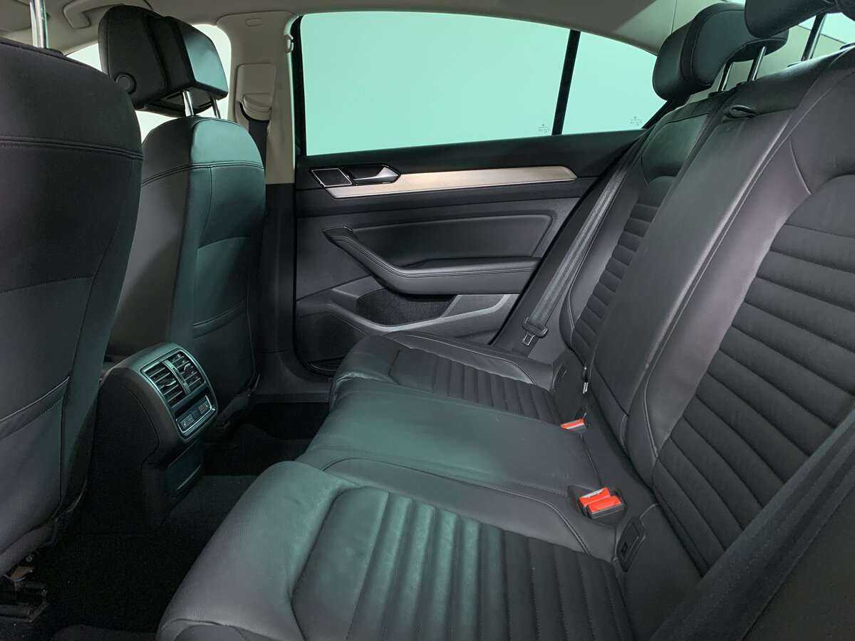Купить Volkswagen Passat, 2019, 107 000 км, фото №16