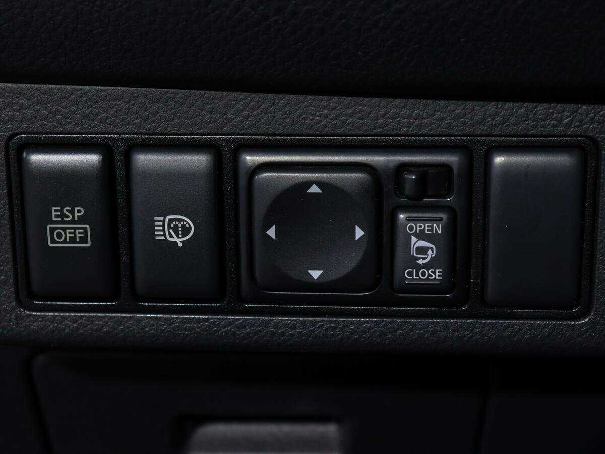 Купить Nissan Tiida, 2012, 70 000 км, фото №17