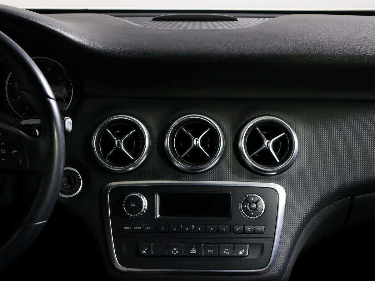 Купить Mercedes-Benz A-Класс 180, 2014, 76 300 км, фото №12