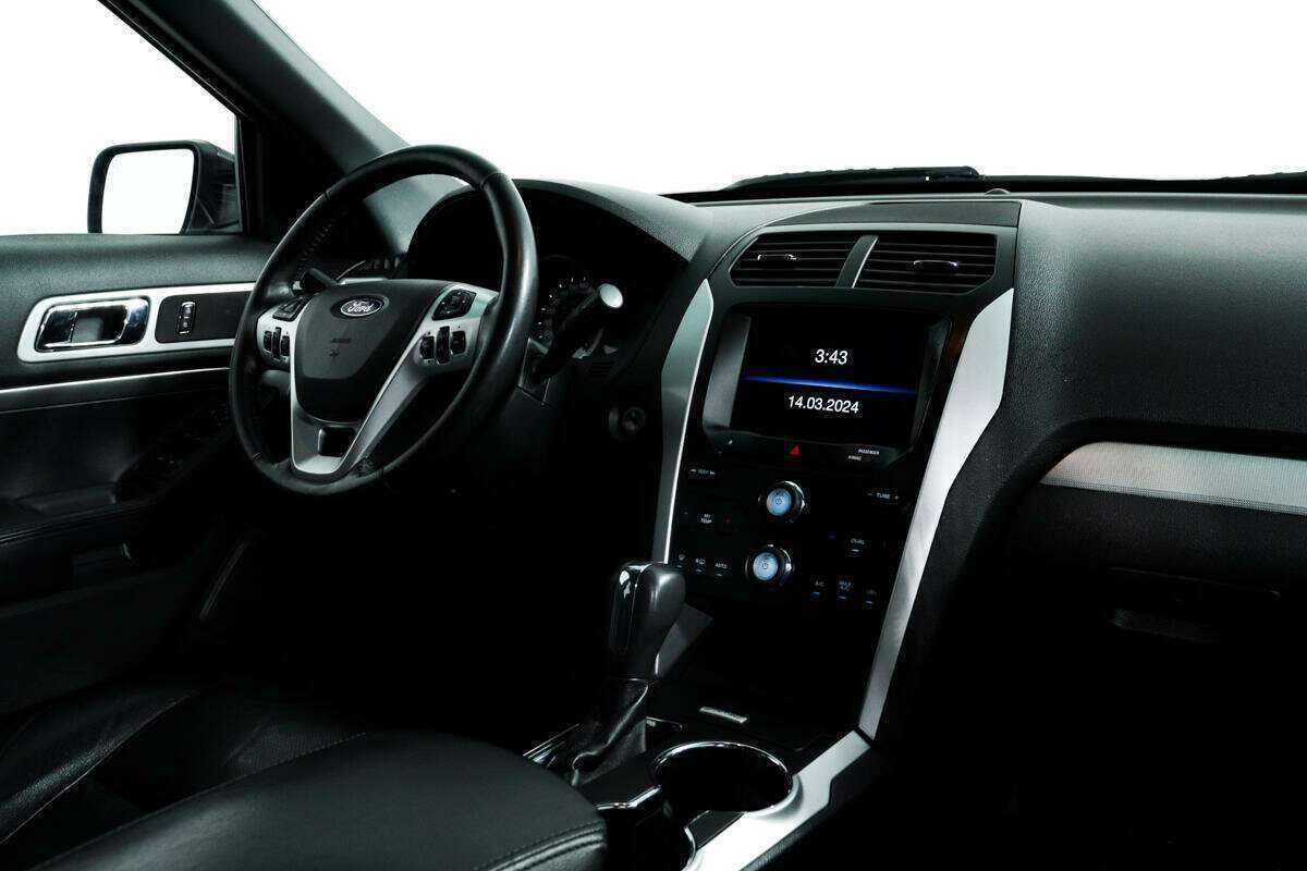 Купить Ford Explorer, 2015, 130 979 км, фото №9