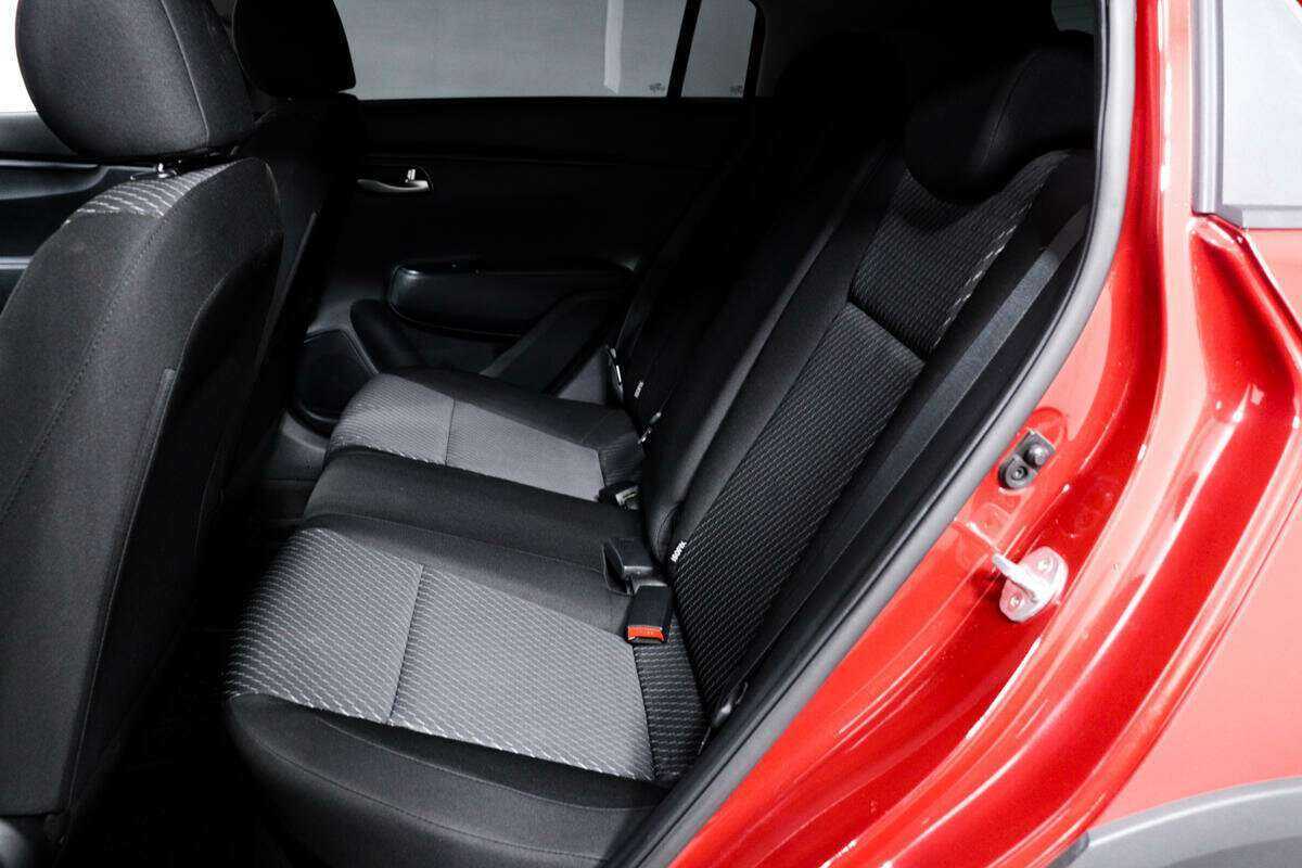 Купить Kia Rio X-Line, 2018, 29 581 км, фото №12