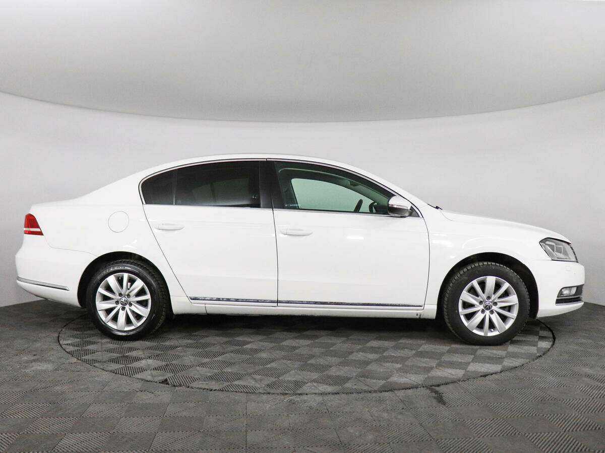 Купить Volkswagen Passat, 2013, 121 557 км, фото №4