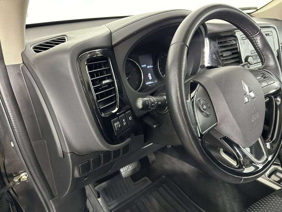Купить Mitsubishi Outlander, 2017, 146 761 км, фото №9
