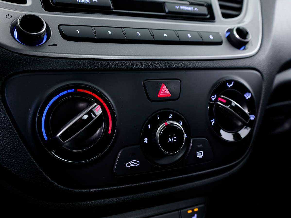 Купить Hyundai Solaris, 2019, 83 868 км, фото №18