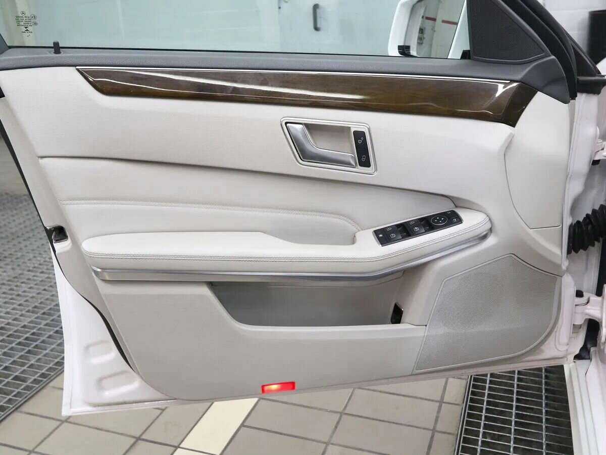 Купить Mercedes-Benz E-Класс 200, 2014, 157 000 км, фото №12