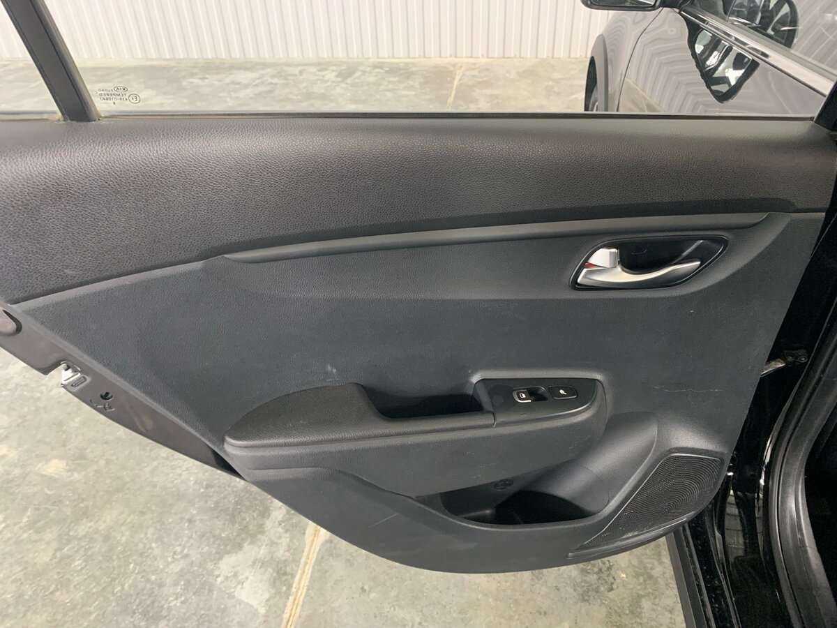 Купить Kia Rio X-Line, 2018, 34 525 км, фото №18