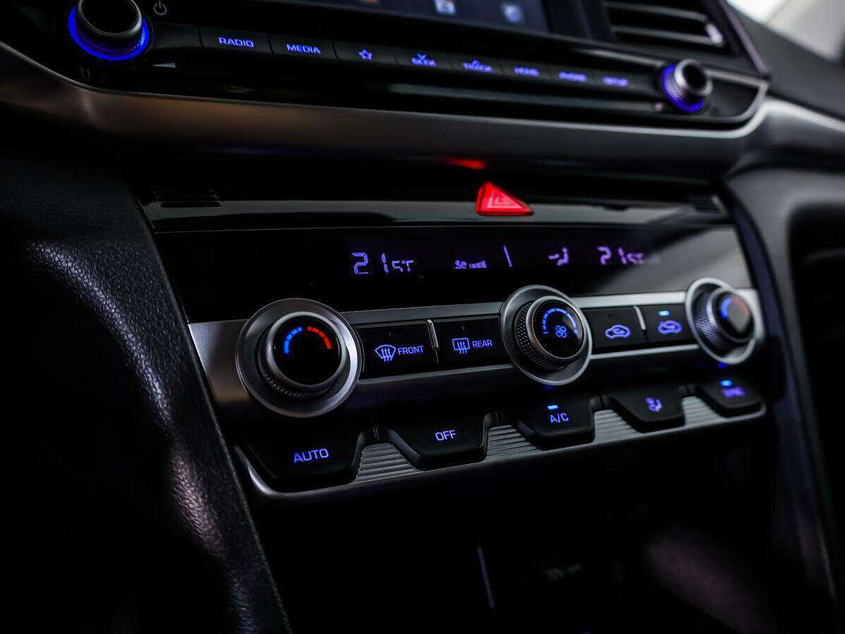 Купить Hyundai Elantra, 2019, 61 543 км, фото №13