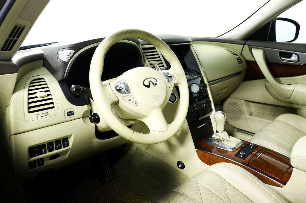 Купить Infiniti FX30d, 2012, 147 921 км, фото №13