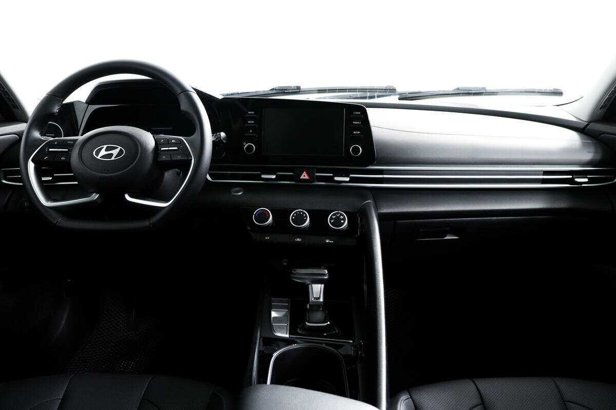 Купить Hyundai Elantra, 2023, 12 959 км, фото №11