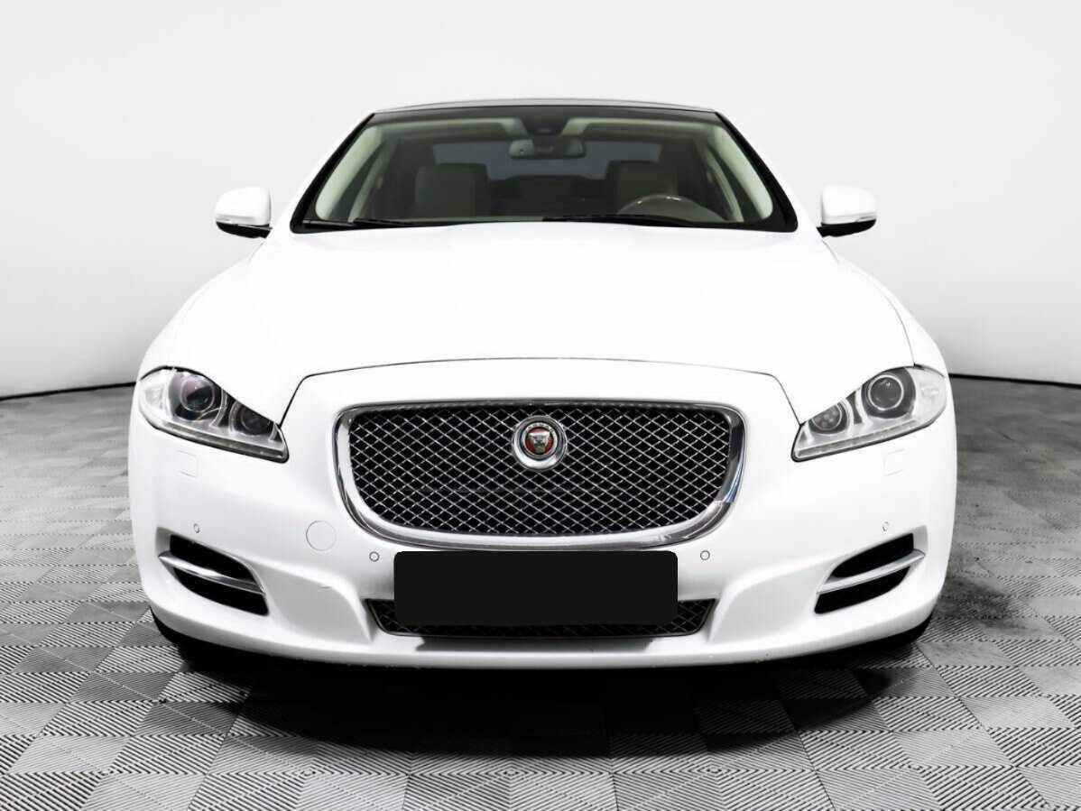 Jaguar XJ