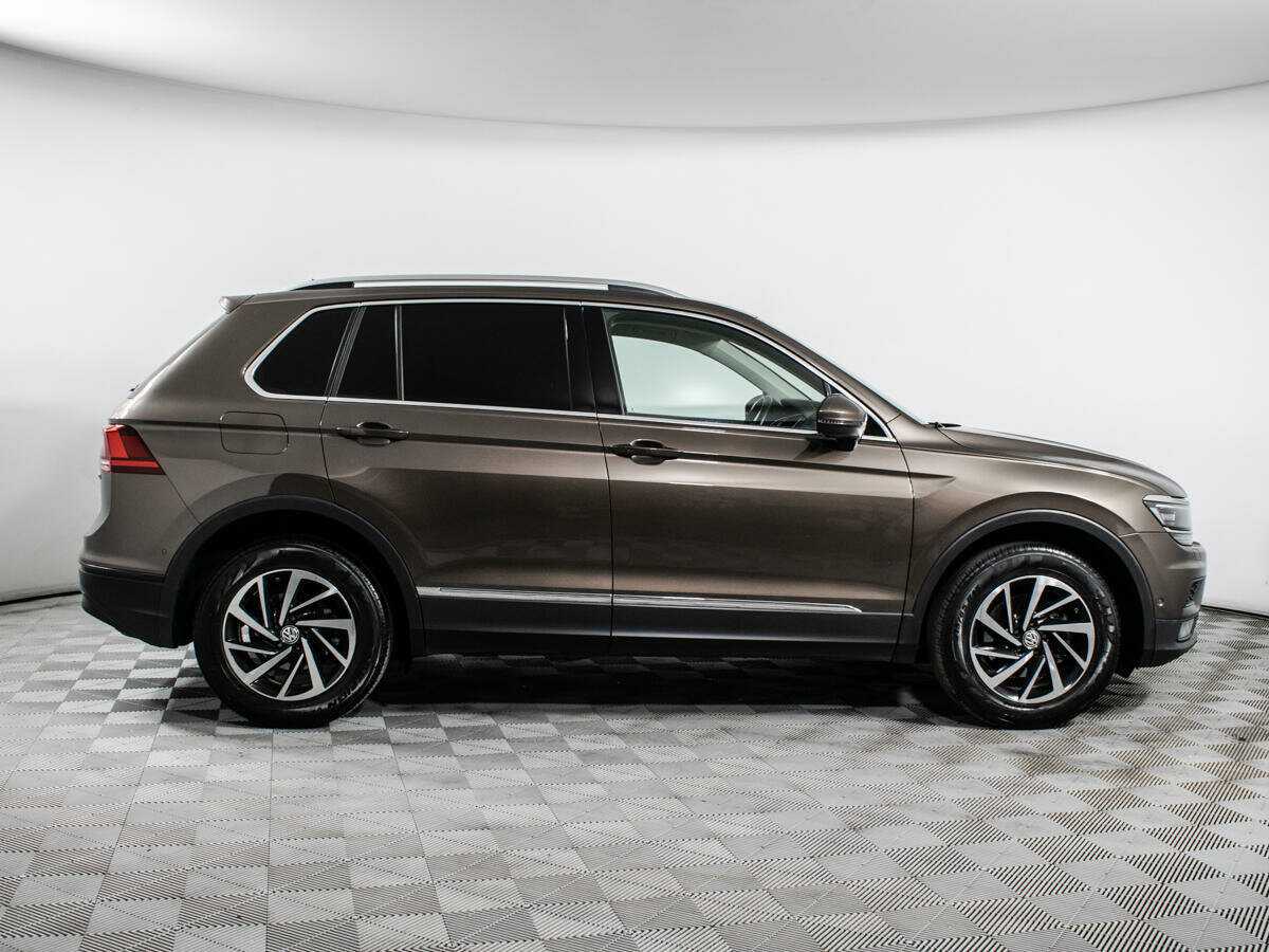 Купить Volkswagen Tiguan, 2018, 121 686 км, фото №4
