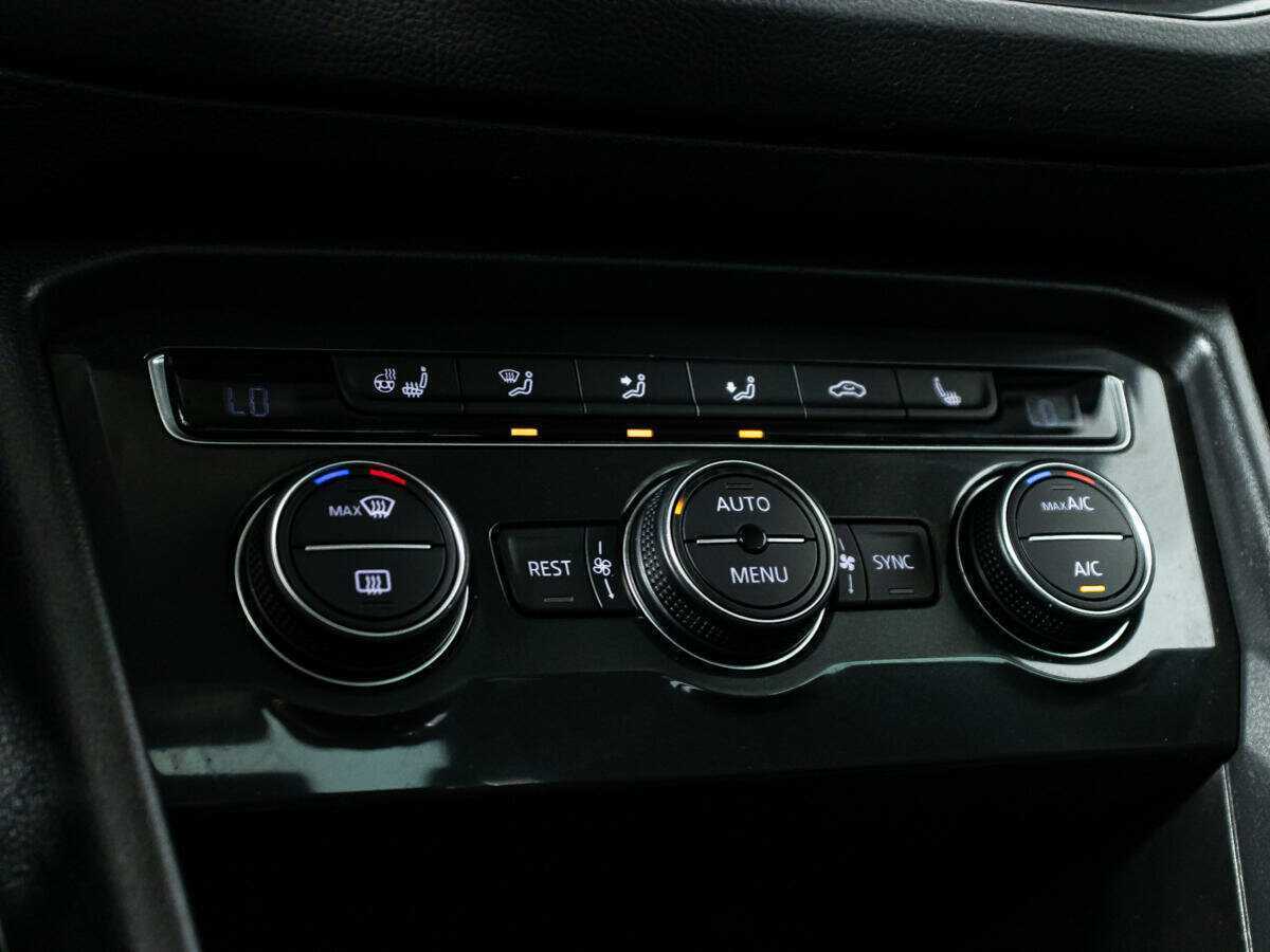 Купить Volkswagen Tiguan, 2018, 141 557 км, фото №16