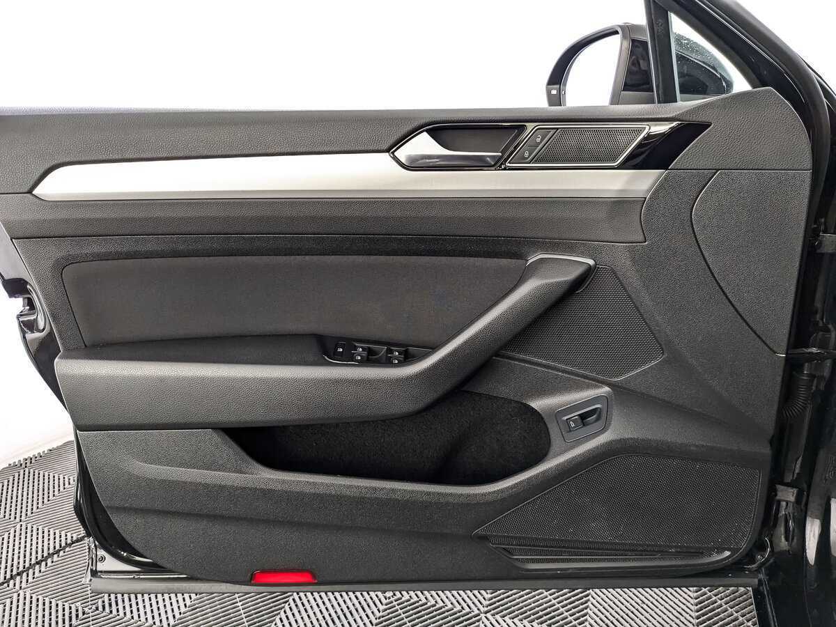 Купить Volkswagen Passat, 2018, 188 206 км, фото №15