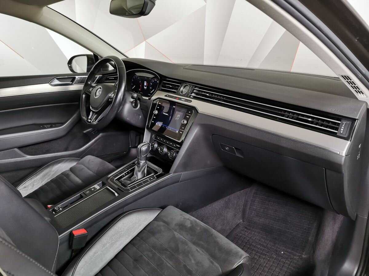 Купить Volkswagen Passat, 2018, 110 898 км, фото №9