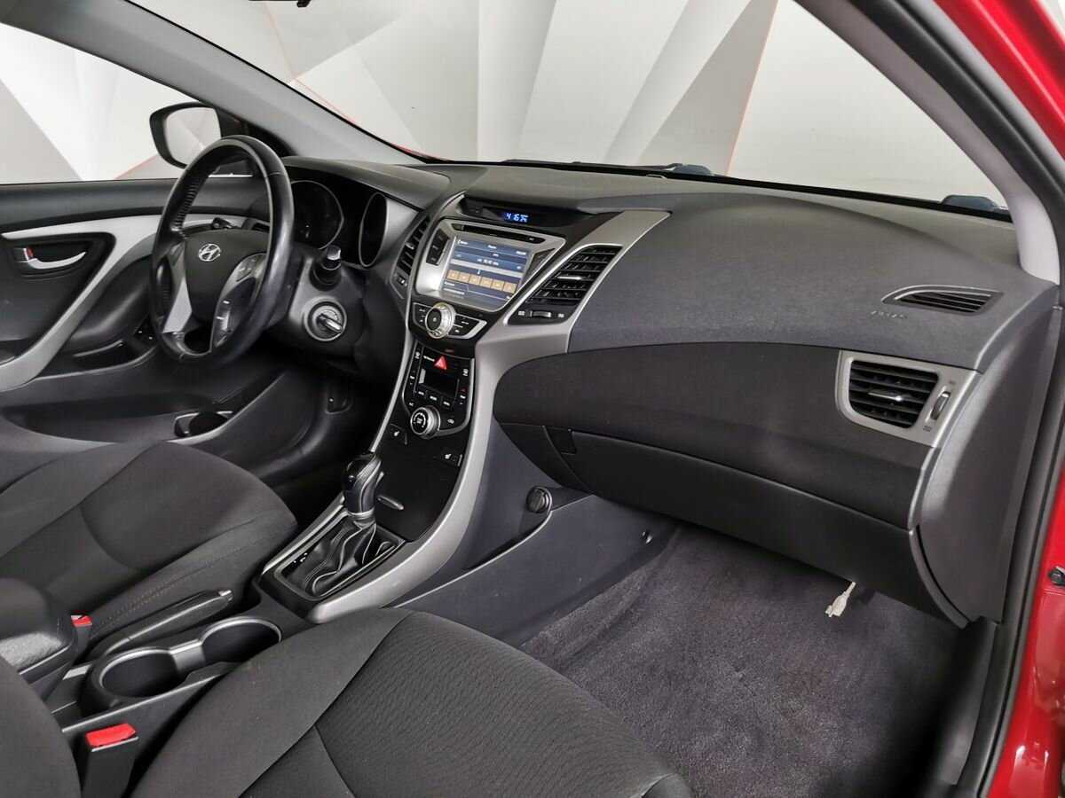 Купить Hyundai Elantra, 2015, 165 120 км, фото №9