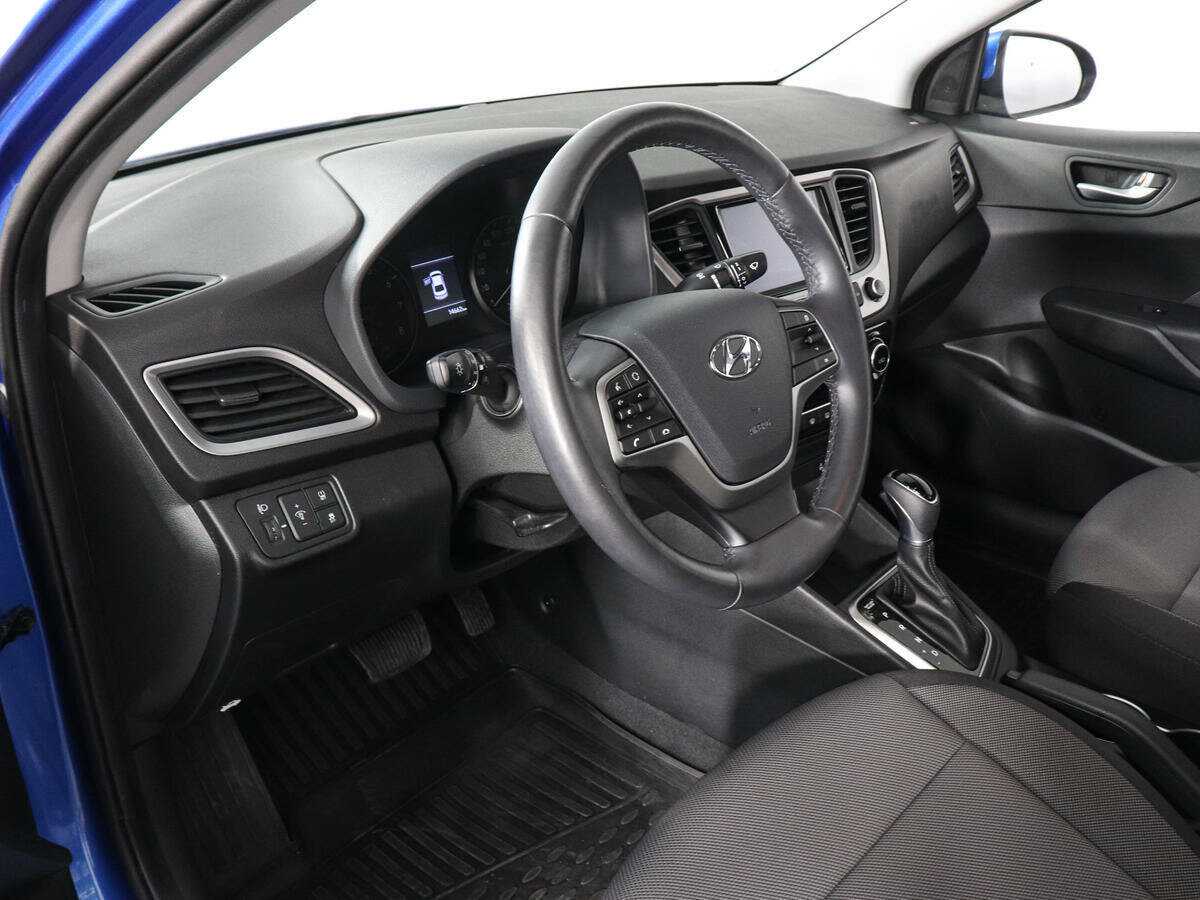 Купить Hyundai Solaris, 2017, 14 660 км, фото №9