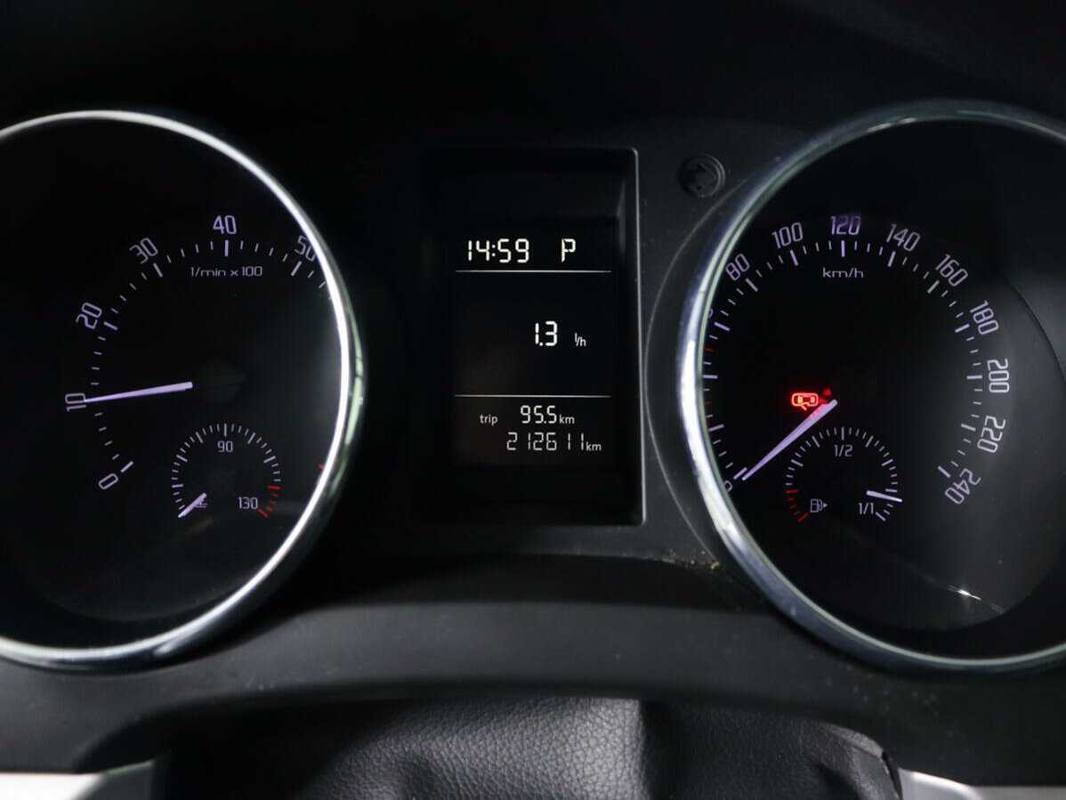 Купить Skoda Yeti, 2012, 212 611 км, фото №9