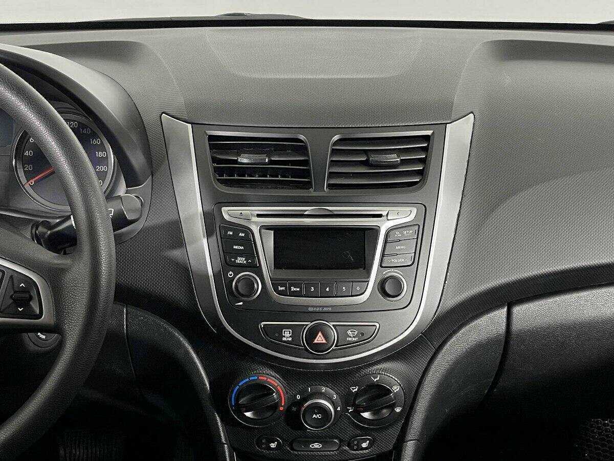 Купить Hyundai Solaris, 2015, 135 450 км, фото №12