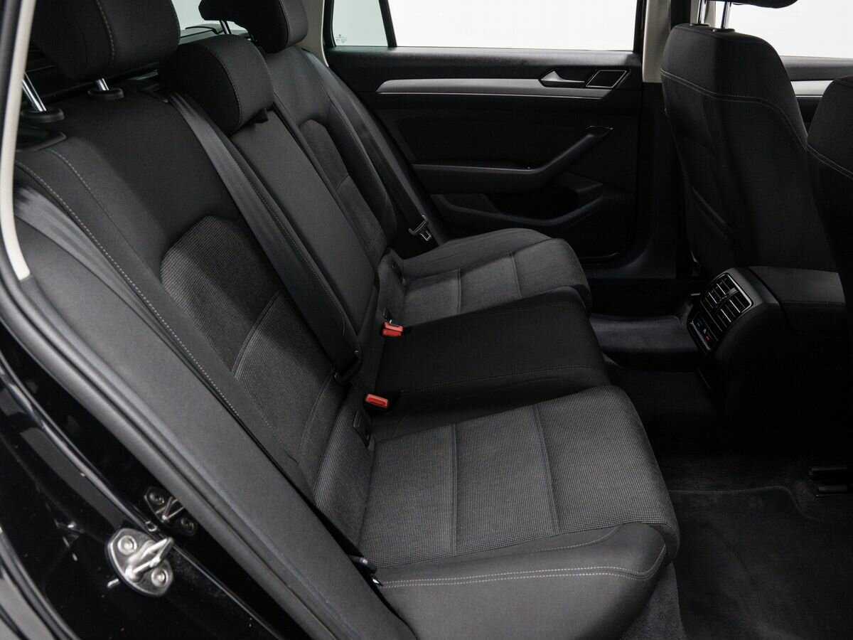 Купить Volkswagen Passat, 2018, 225 564 км, фото №9