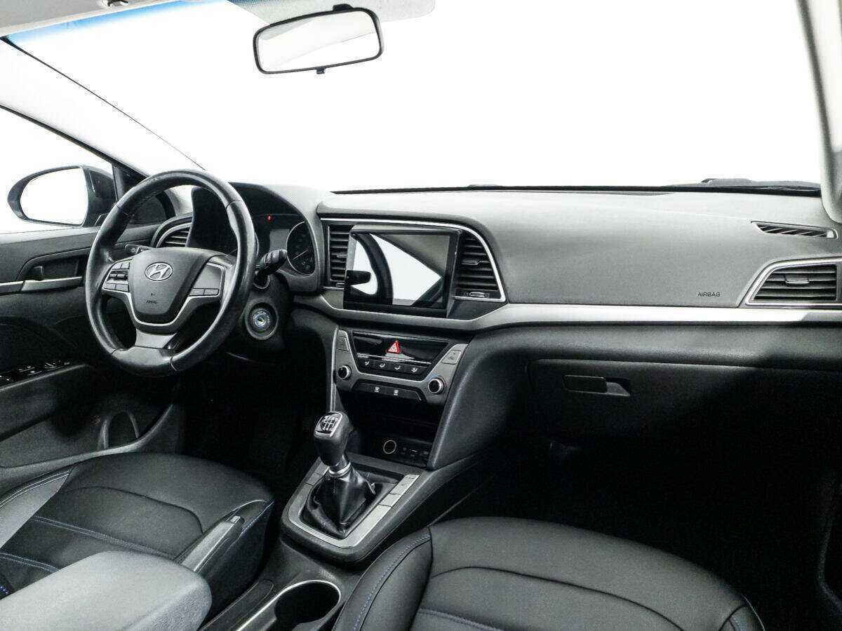 Купить Hyundai Elantra, 2017, 153 266 км, фото №9
