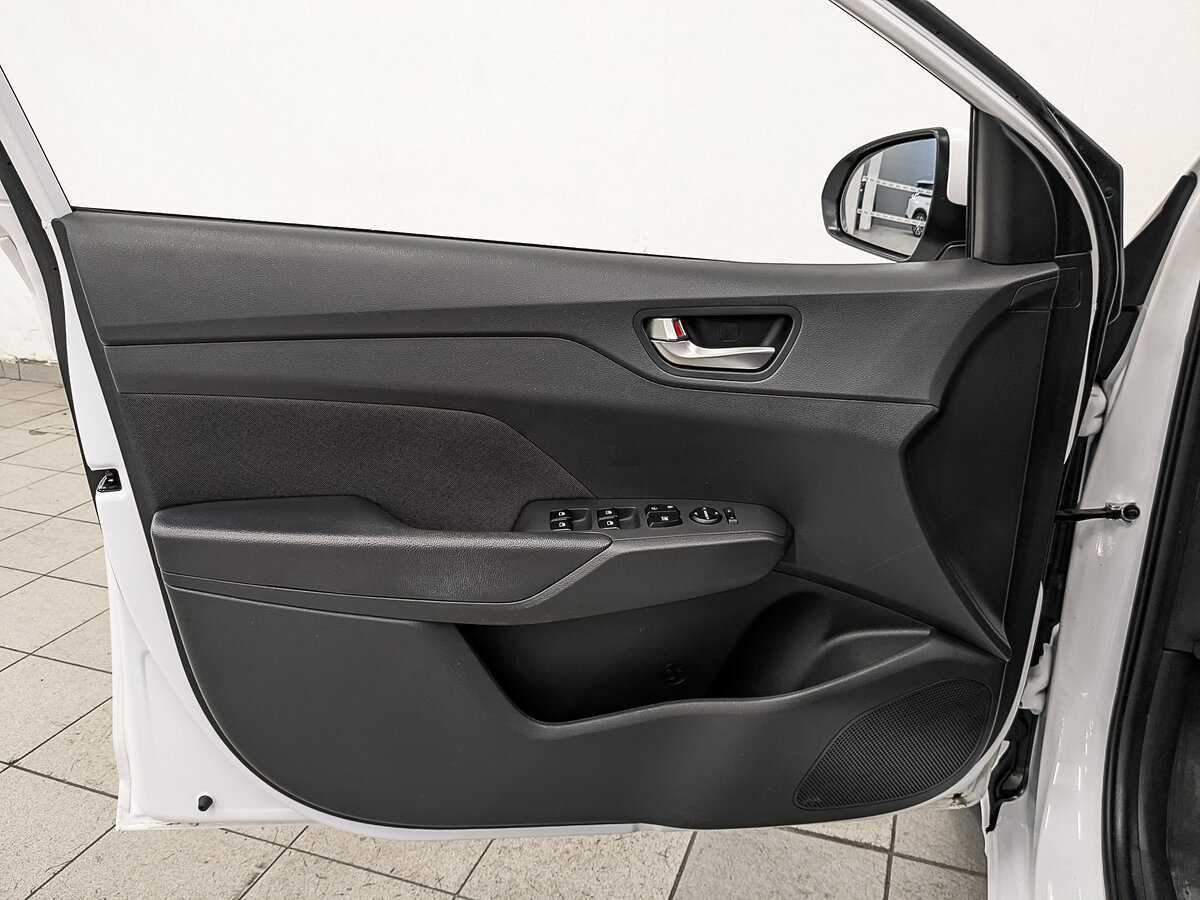 Купить Hyundai Solaris, 2021, 54 912 км, фото №17