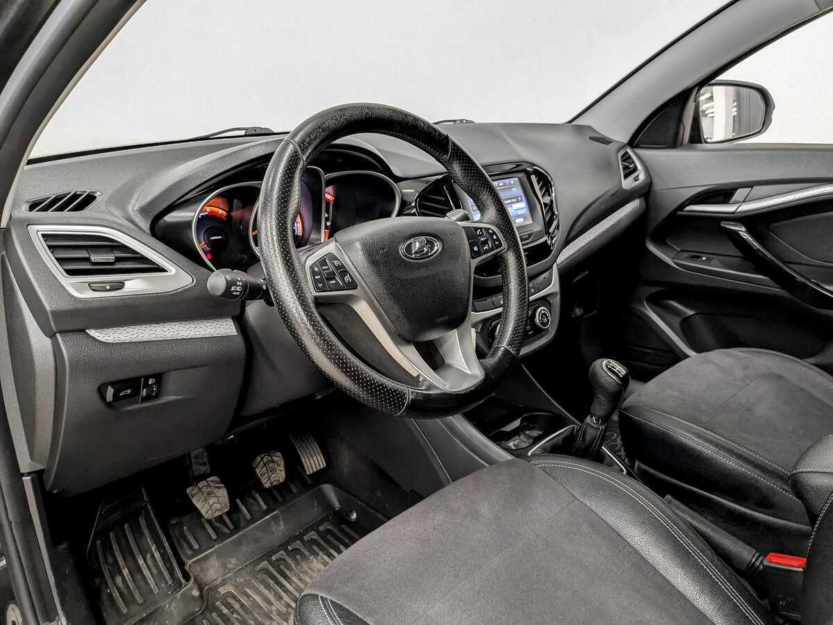 Купить Lada (ВАЗ) Vesta SW Cross, 2019, 70 048 км, фото №16